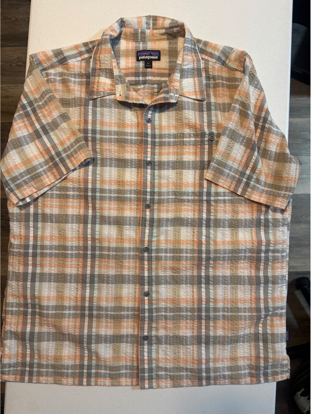 Patagonia Men's XL Short Sleeve Button-Up Shirt Plaid Pattern